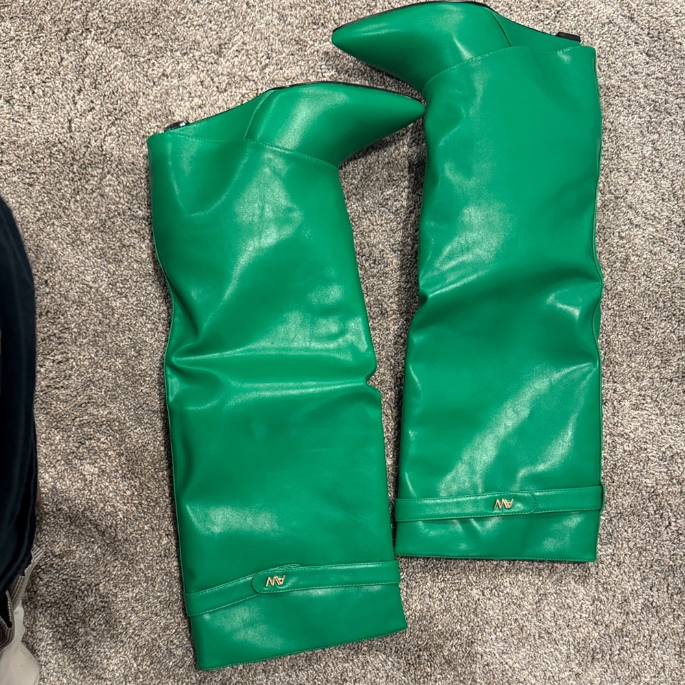 Azalea Wanf Melina Green Boots